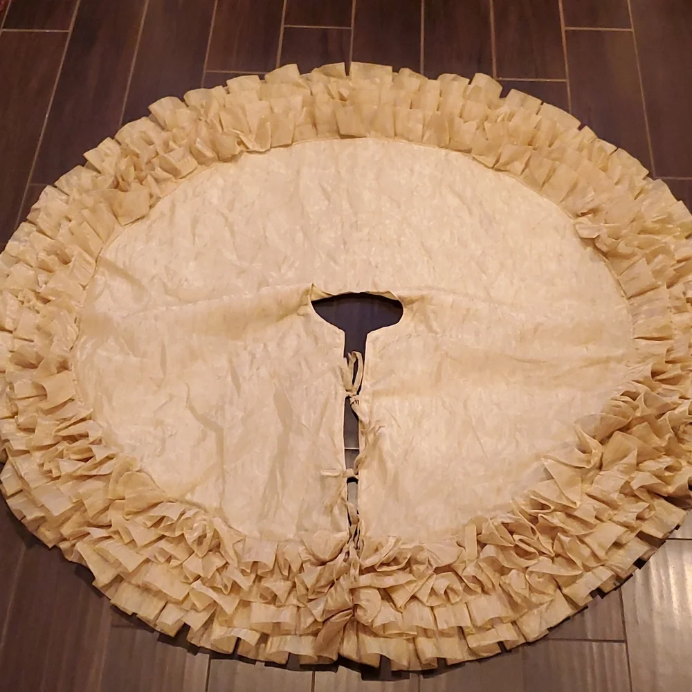 Elegant Gold Lame 4 Tiered Ruffled Christmas Tree Skirt 52" Diameter - Picture 3 of 9